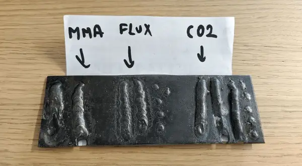Próbne spawy wykonane drutem samoosłonowym: MMA, FLUX, CO2. Różnice w jakości i wyglądzie spoin.